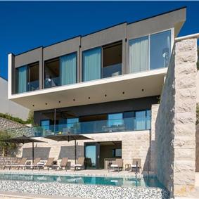 Luxury 5-Bedroom Sea-View Villa with Heated Infinity Pool in Orasac near Dubrovnik – Sleeps 10